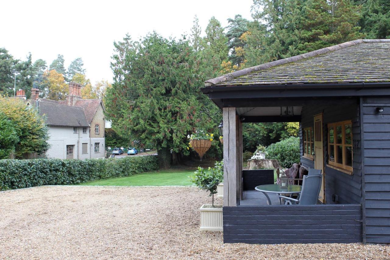 The Devils Cradle Hotel Farnham  Buitenkant foto